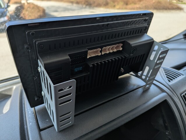 In vergelijking met bekende merken kunnen deze Chinese head-units verdacht dun zijn.