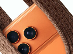 De iPhone Pocket is ontworpen om bij de kleuren van de handset te passen. (Afbeeldingsbron: Apple)