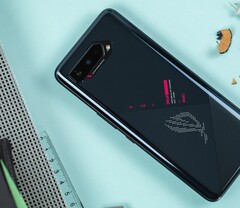 De Asus ROG Phone 5 debuteerde meer dan een jaar geleden. (Bron: NextPit)