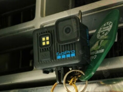 De GoPro Lit Hero is veel kleiner dan de Max 2. (Afbeeldingsbron: via Igor Bogdanov)