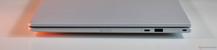 juist: USB-C 3.2 Gen 2, USB-A 3.2 Gen 1, Kensington-slot