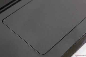 De matte donkergrijze oppervlakken van de laptop zijn goed in het verbergen van vingerafdrukken