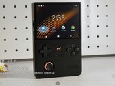 De Air Y is een van de twee nieuwe verticale handhelds van Mangmi.
