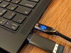 Deze Baseus USB-C kabel heeft een real-time watt uitlezing en nu kunnen we nooit meer terug