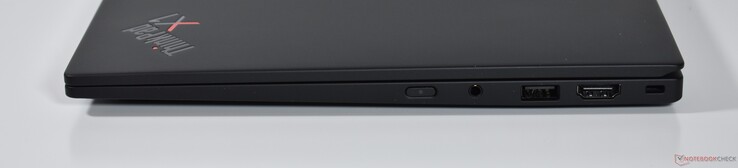 rechts: 3,5mm audio, USB-A 3.2 Gen 1, HDMI, Kensington-slot