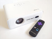 Aurzen Eazze D1R Roku projector en afstandsbediening.