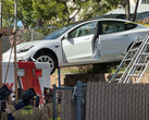 Een pedaalongeluk stuurde deze Tesla bovenop een ambulance, niet Autopilot (beeld: SDFD)