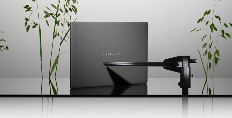 De nieuwe Zenbook S16 is met slechts 1,5 kg relatief licht voor een 16-inch laptop. (Afbeeldingsbron: Asus)