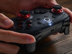 De 8BitDo Ultimate 2C Bluetooth is nu verkrijgbaar in Translucent Black. (Afbeeldingsbron: 8BitDo)