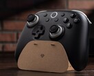 De 8BitDo Ultimate 3C+ draadloze controller wordt geleverd met een kartonnen standaard die je zelf in elkaar zet.