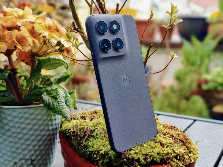 In review: Motorola Moto G67. Reviewtoestel geleverd door Motorola Duitsland.