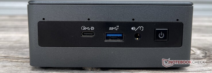 Voorkant: USB4 (20 Gbps, DisplayPort) Type-C, USB-A 3.2 Gen 2 (10 Gbps), combo audio, powerknop