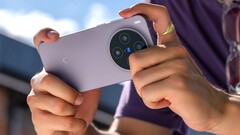Zeiss-cameramonsters, uitgelekte specificaties en teasers voor de lancering van de Vivo X300 Pro over een paar uur (Afbeelding bron: Vivo)