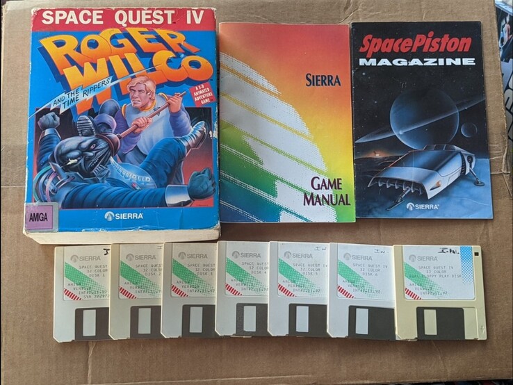 Een complete set Space Quest IV discs tentoongesteld (bron: eBay)