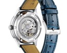 Achterzijde van de Citizen NJ0250-01A, waarop het zichtbare automatische 8210-uurwerk door de transparante achterkant te zien is.
