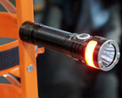 De Fenix LD35R heeft een ingebouwde magneet (Afbeelding bron: Andreas Sebayang/Notebookcheck.com)