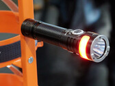 De Fenix LD35R heeft een ingebouwde magneet (Afbeelding bron: Andreas Sebayang/Notebookcheck.com)