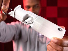 De Skullcandy Method 360 ANC TWS oordopjes kunnen worden opgeborgen in een clip-on schuifetui om ze gemakkelijk mee te nemen. (Afbeeldingsbron: Skullcandy)