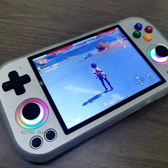 De Anbernic RG477M zou 14 mm dik zijn en 355 g wegen. (Afbeeldingsbron: via Nittrx)