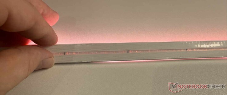 De Govee COB Strip Light 2 Pro kan om de 6,5 cm worden doorgesneden (zwarte markeringen)