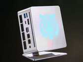 De MINISFORUM UM790 XTX ondersteunt eGPU's dankzij een Oculink-poort. (Afbeeldingsbron: MINISFORUM)