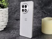 OnePlus 13R (zie afbeelding) en OnePlus 12 krijgen dankzij de nieuwste update ondersteuning voor dubbele Bluetooth-audiostreaming
