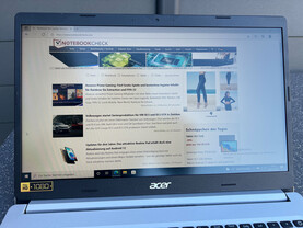 Acer Aspire 5 in de schaduw