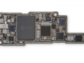 Een 14 Pro Max bord. (Bron: iFixit)