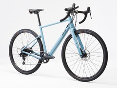 De verbeterde Van Rysel E-GRVL AF HD (foto) is een e-bike met 12 versnellingen. (Afbeelding bron: Decathlon)