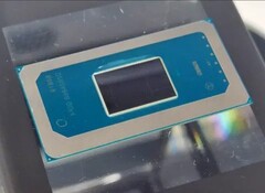 Intel Core Ultra 7 155H bevat 6 P-cores + 8 E-cores en 2 SoC-kernen met laag stroomverbruik. (Afbeeldingsbron: Intel)