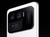 Het beeldscherm aan de achterkant van de Mi 11 Ultra is mogelijk klaar voor een comeback op de Xiaomi 16-serie. (Afbeelding Bron: Xiaomi)