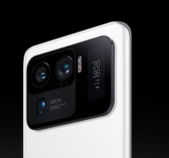 Het beeldscherm aan de achterkant van de Mi 11 Ultra is mogelijk klaar voor een comeback op de Xiaomi 16-serie. (Afbeelding Bron: Xiaomi)
