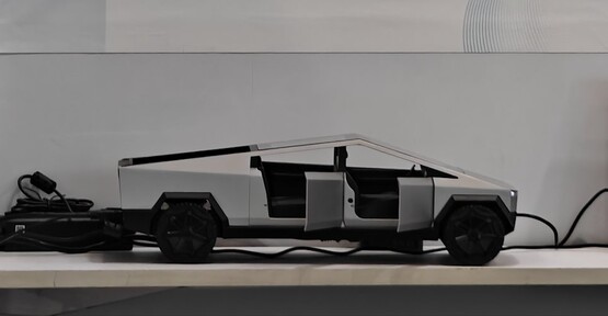 De Tesla Cybertruck-thema-pc van Jumper Tech getoond op Computex 2024. (Bron: Dominico Lamberti via Twitter)