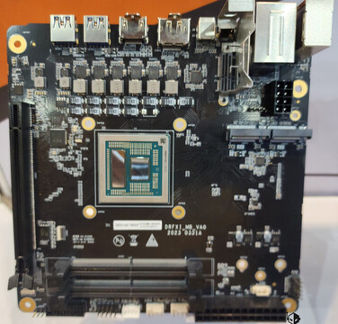 AMD Dragon Range mobo (Afbeelding Bron: WCCFTech)