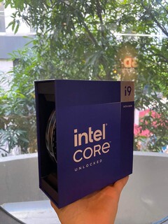 De doos van de Core i9-14900K ziet er identiek uit als de verpakking van de Core i9-13900K. (Bron: @LepherAndrey)