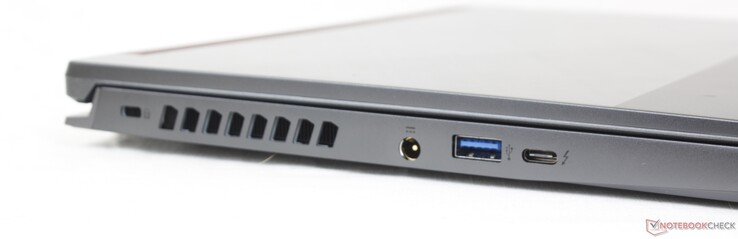Links: Kensington-slot, AC-adapter, USB-A 3.2 Gen. 2, USB-C w/ Thunderbolt 4 + DisplayPort 1.4
