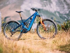 De Pivot Shuttle LT elektrische fiets heeft een 756 Wh batterij. (Afbeelding bron: Pivot)