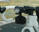 Een blik op de nieuwe fietsverlichting, hier afgebeeld zonder aangekoppelde fietscomputer.