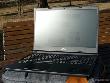 Acer Aspire 7 buitenshuis