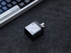 De nieuwe 45 W GaN lader van Black Shark kost ongeveer $12 in China. Afgebeeld: de oplaadsteen. (Afbeeldingsbron: Black Shark)