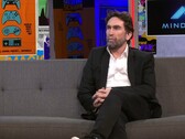 Een screengrab van Leslie Benzies tijdens een interview met IGN