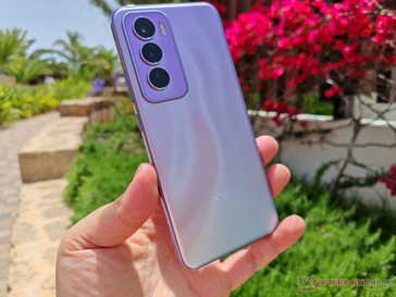 Oppo Reno12 Pro hands-on afbeelding (via Notebookcheck)