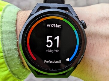 De smartwatch meet en evalueert de maximale zuurstofopname.