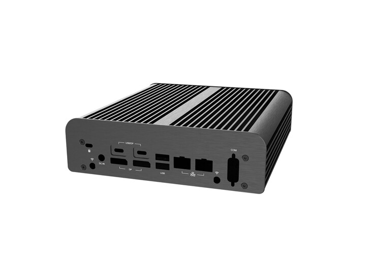 De passief gekoelde behuizing behoudt de I/O-aansluitingen van het Asus NUC 16 Pro-moederbord.
