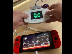 Een modder die de Link Cable van de Nintendo Game Boy Advance gebruikt om de GBA als controller voor de Nintendo Switch te gebruiken