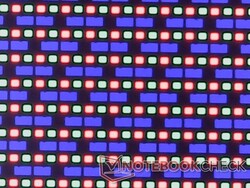 Scherpe OLED subpixel array met minimale korreligheidsproblemen