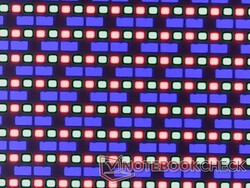 Scherpe OLED subpixel array met minimale korreligheidsproblemen