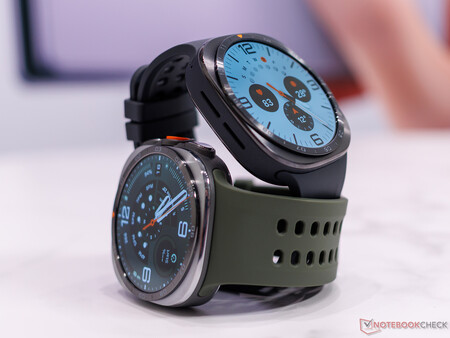 Samsung Galaxy Watch Ultra 2 in 2 kleuren (zie afbeelding)