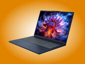 De IdeaPad Slim 3 16IWC11 in een van de kleuren waarin het model is gelanceerd.
