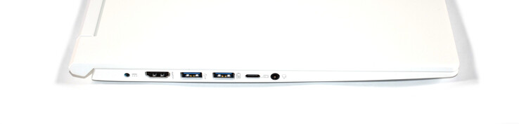 links: oplaadpoort, HDMI, 2x USB 3.0 type A, USB 3.1 Gen 1 type C, combo-adiopoort